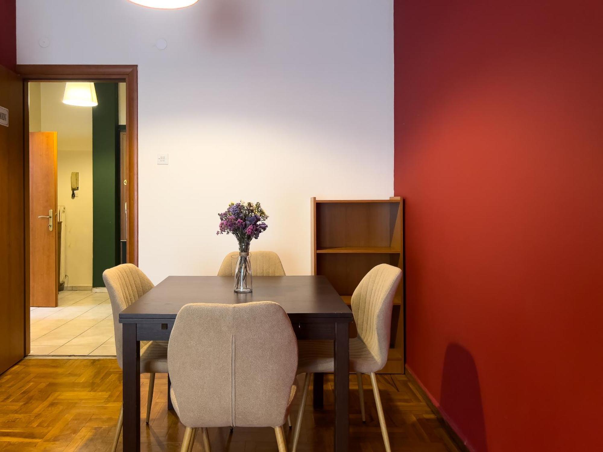 Homevision - Chic In The